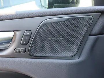 XC60 T6 Plus Dark Recharge Plug-In Hybrid AWD
