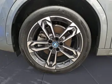 ix2 xDrive30 M Sport Navi Head-Up AHK ACC 360