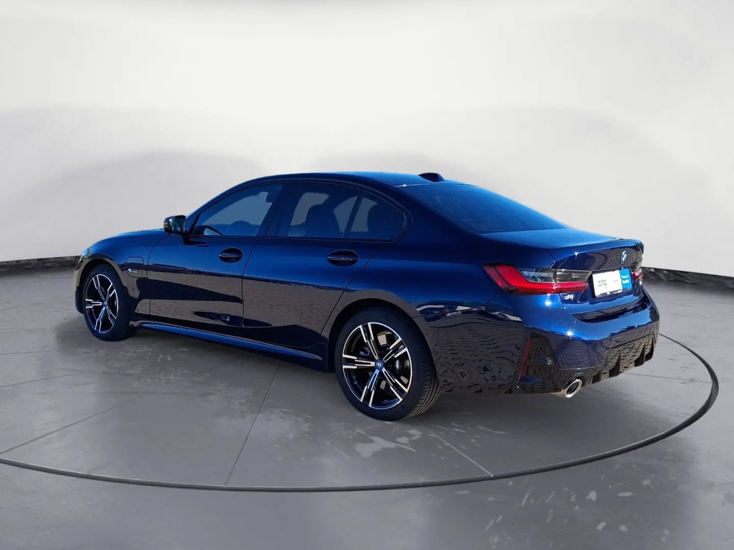 330e Automatik Navi Bluetooth PDC Schn. HeadUp