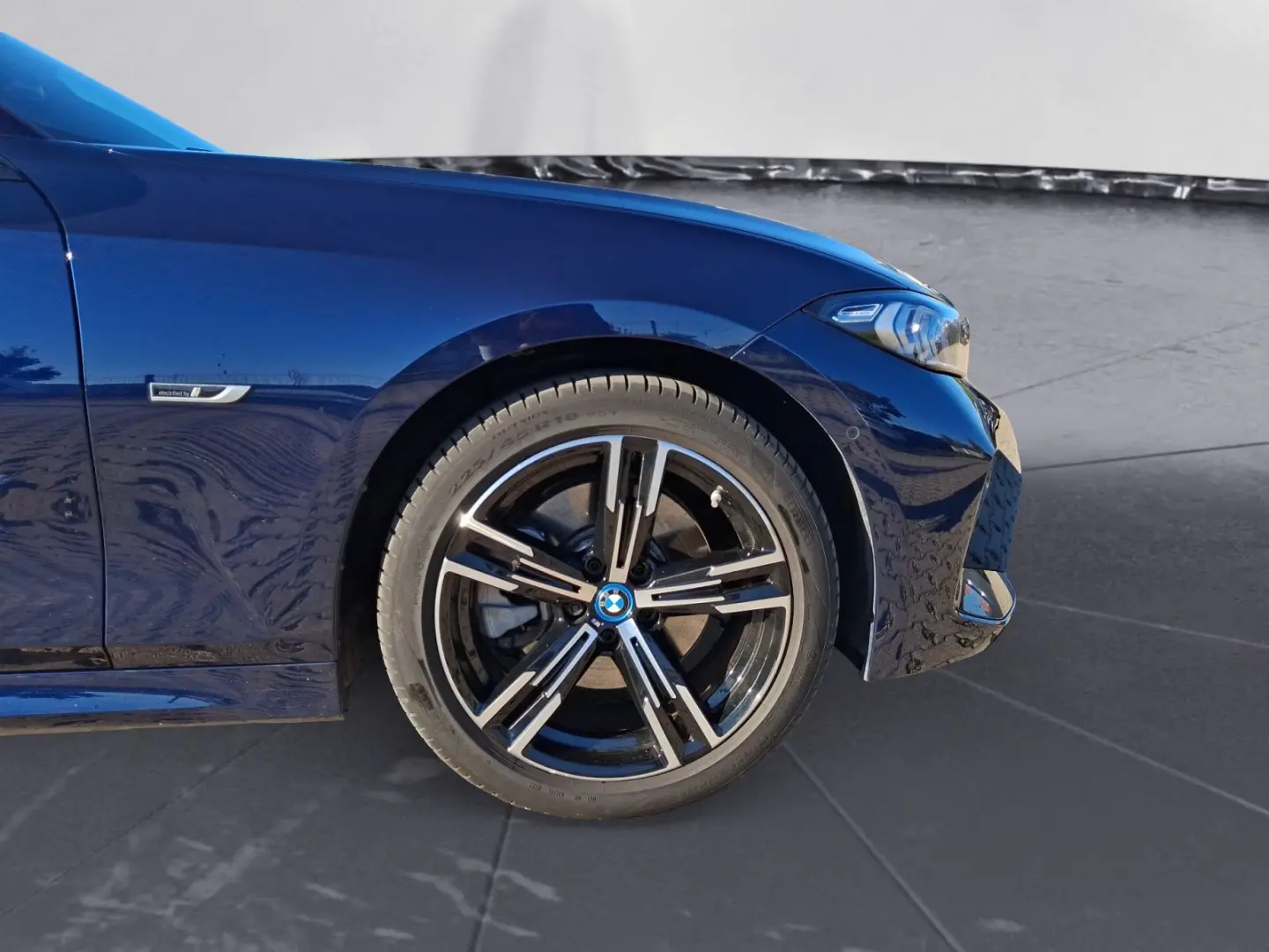 330e Automatik Navi Bluetooth PDC Schn. HeadUp