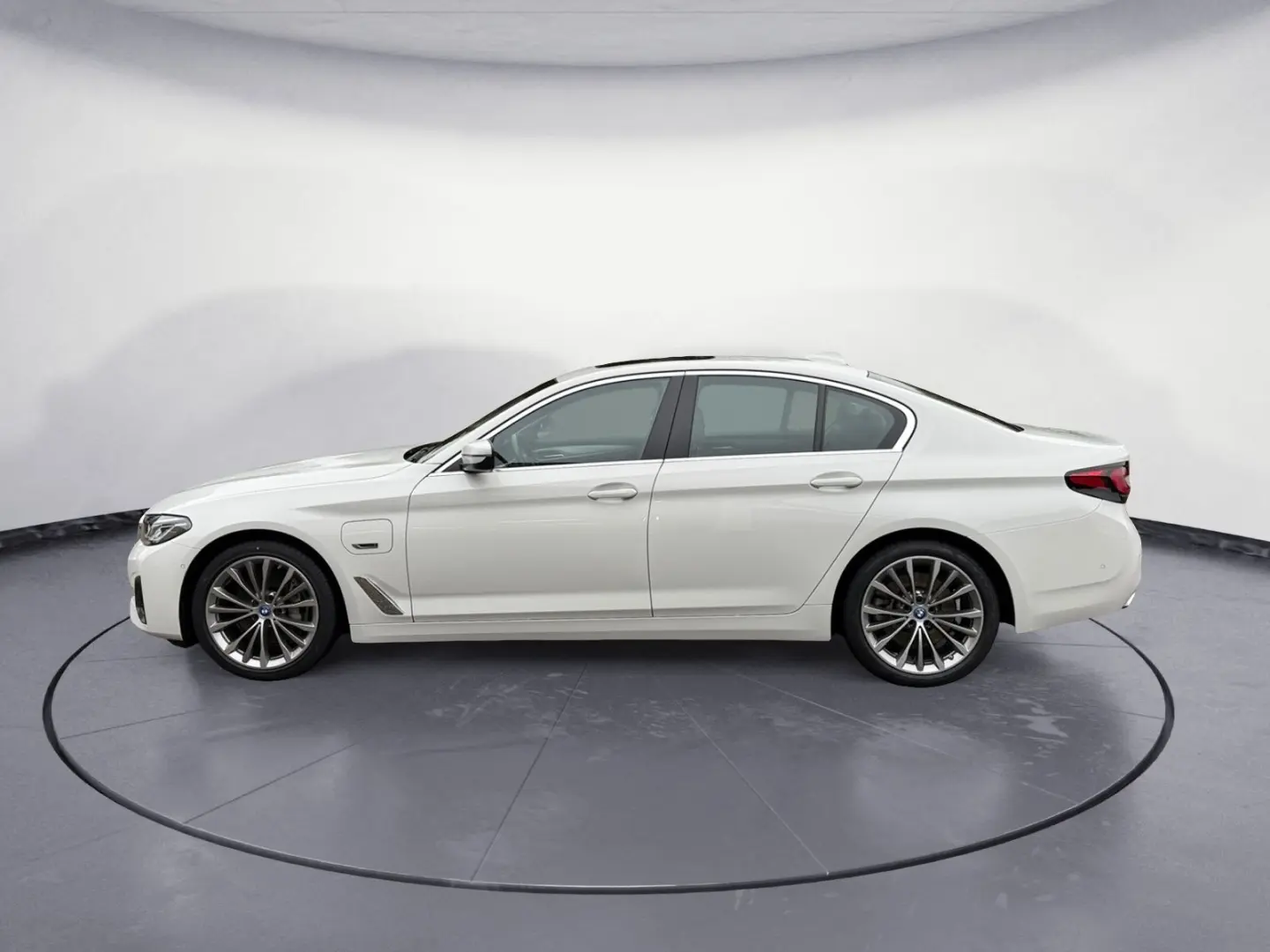 545e xDrive Laserlicht Head-Up Glasdach AHK Harm