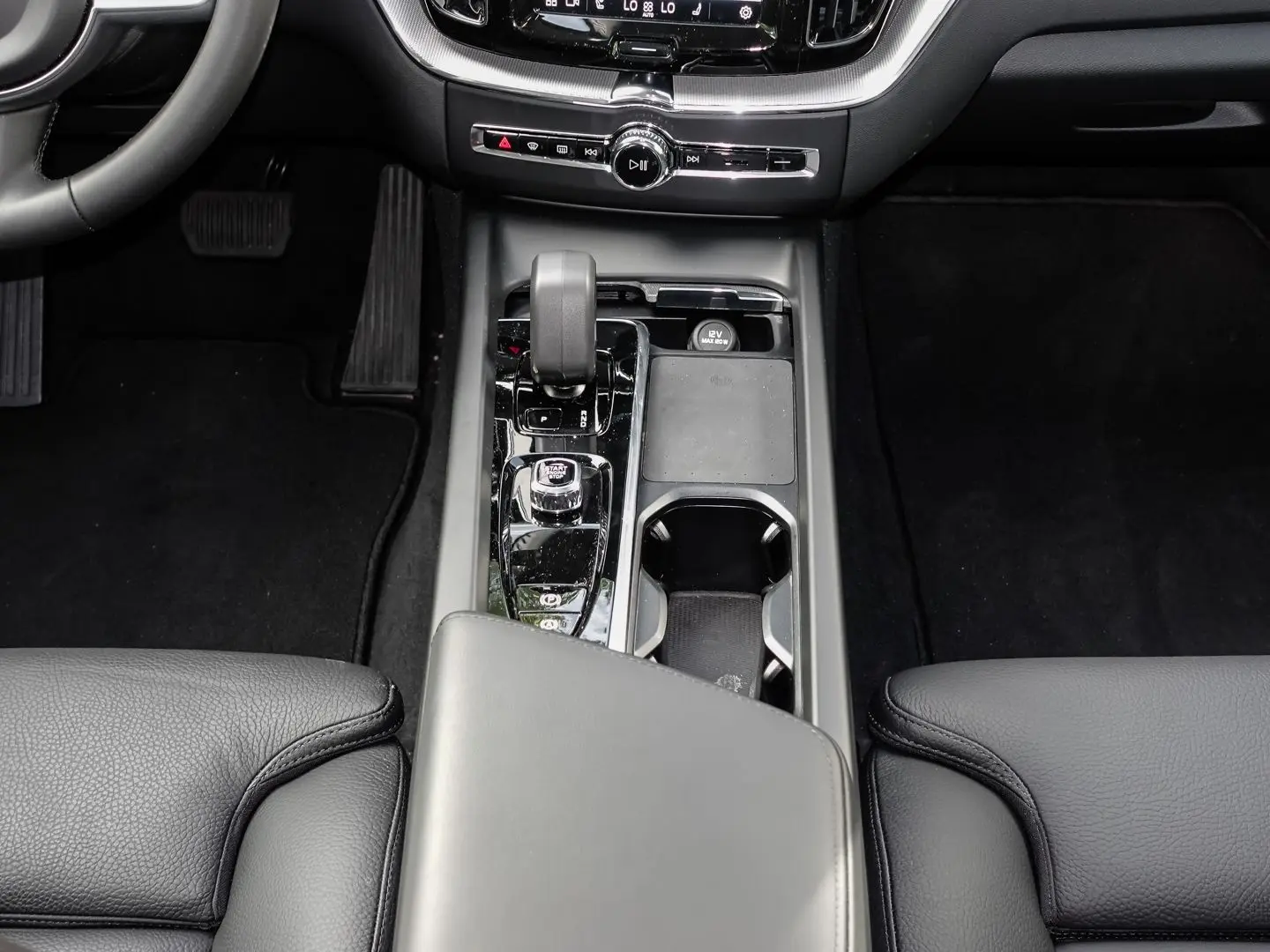 XC60 Ultimate Dark 2WD B4 Diesel EU6d HUD AD