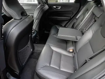XC60 Ultimate Dark 2WD B4 Diesel EU6d HUD AD