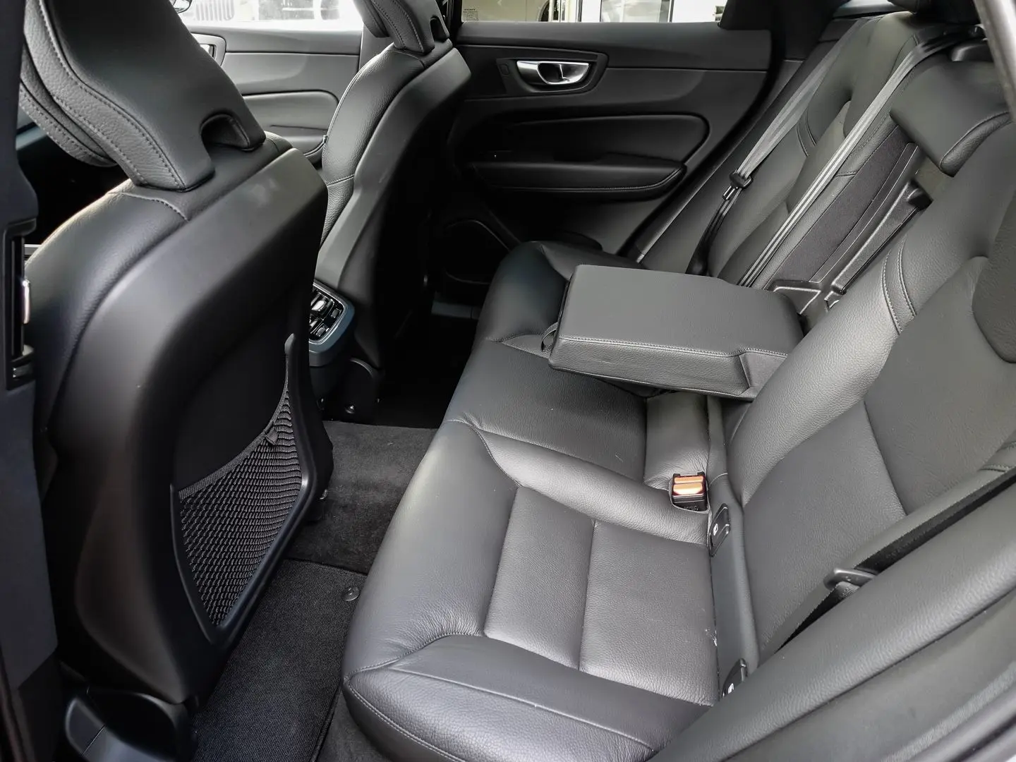 XC60 Ultimate Dark 2WD B4 Diesel EU6d HUD AD