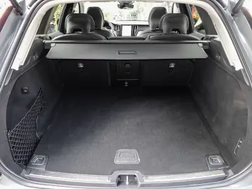 XC60 Ultimate Dark 2WD B4 Diesel EU6d HUD AD