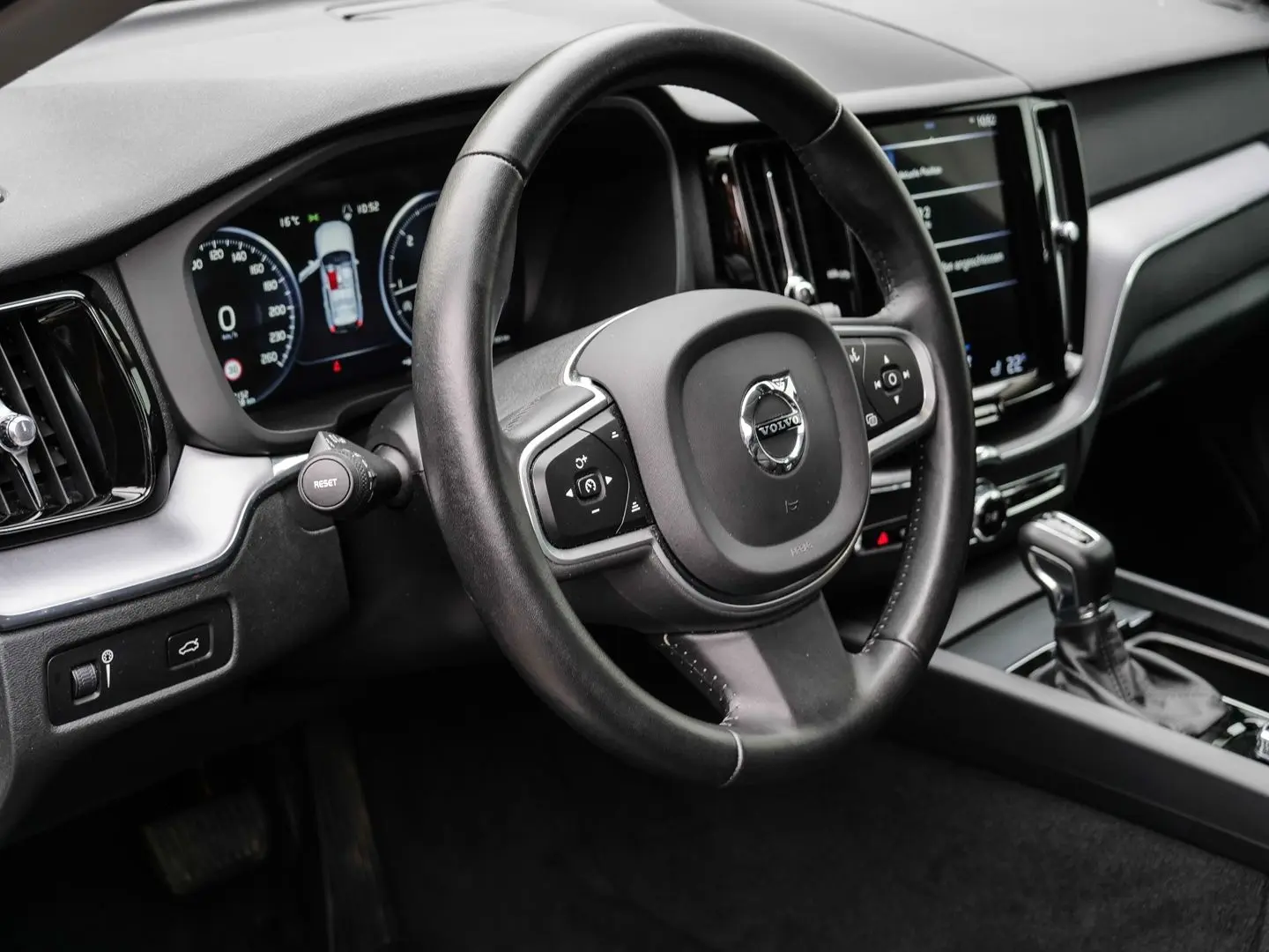 XC60 Momentum Pro 2WD D4 EU6d-T AHK Navi Leder D
