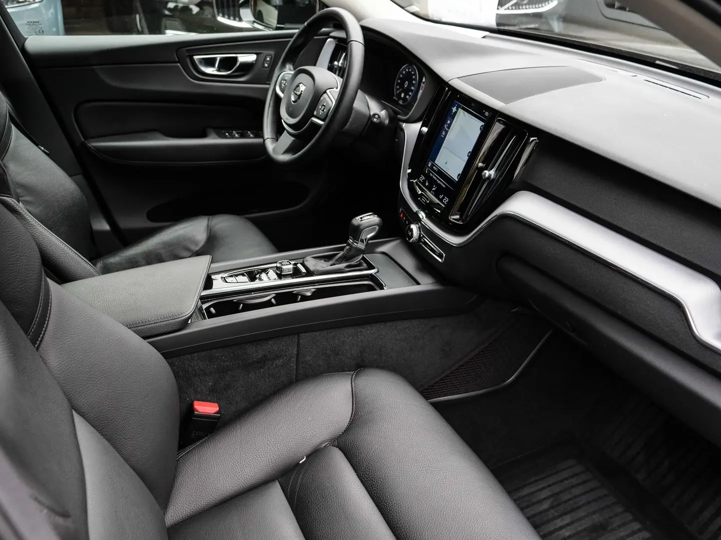 XC60 Momentum Pro 2WD D4 EU6d-T AHK Navi Leder D
