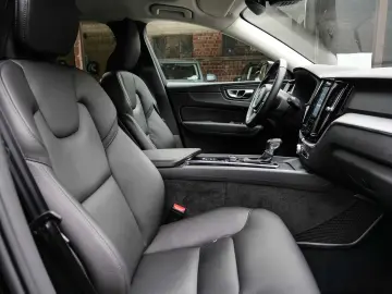 XC60 Momentum Pro 2WD D4 EU6d-T AHK Navi Leder D