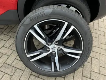 XC40 B4 Ultra Dark Pano inkl. Winterräder