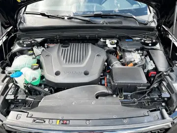 XC40 T5 Recharge DKG Ultimate Dark