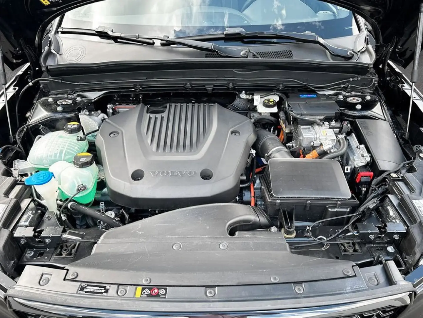 XC40 T5 Recharge DKG Ultimate Dark