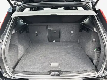 XC40 T5 Recharge DKG Ultimate Dark