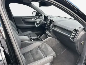 XC40 T5 Recharge DKG Ultimate Dark