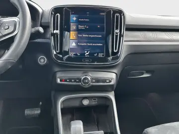 XC40 T5 Recharge DKG Ultimate Dark