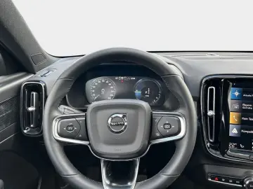XC40 T5 Recharge DKG Ultimate Dark