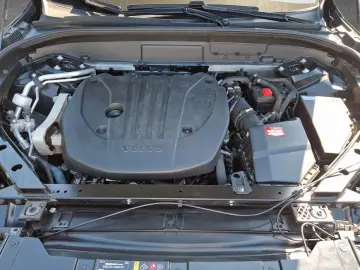 XC60 B4 B Plus Dark