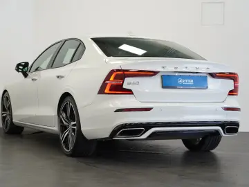 S60 Lim. T4 R-Design*HUD*PANO*StdHzg*360°K.*LED*