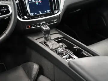 S60 Lim. T4 R-Design*HUD*PANO*StdHzg*360°K.*LED*