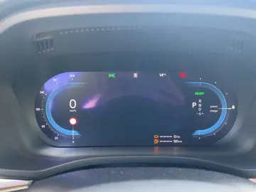 XC60 Plus T6 Plug-In Hybrid Klima