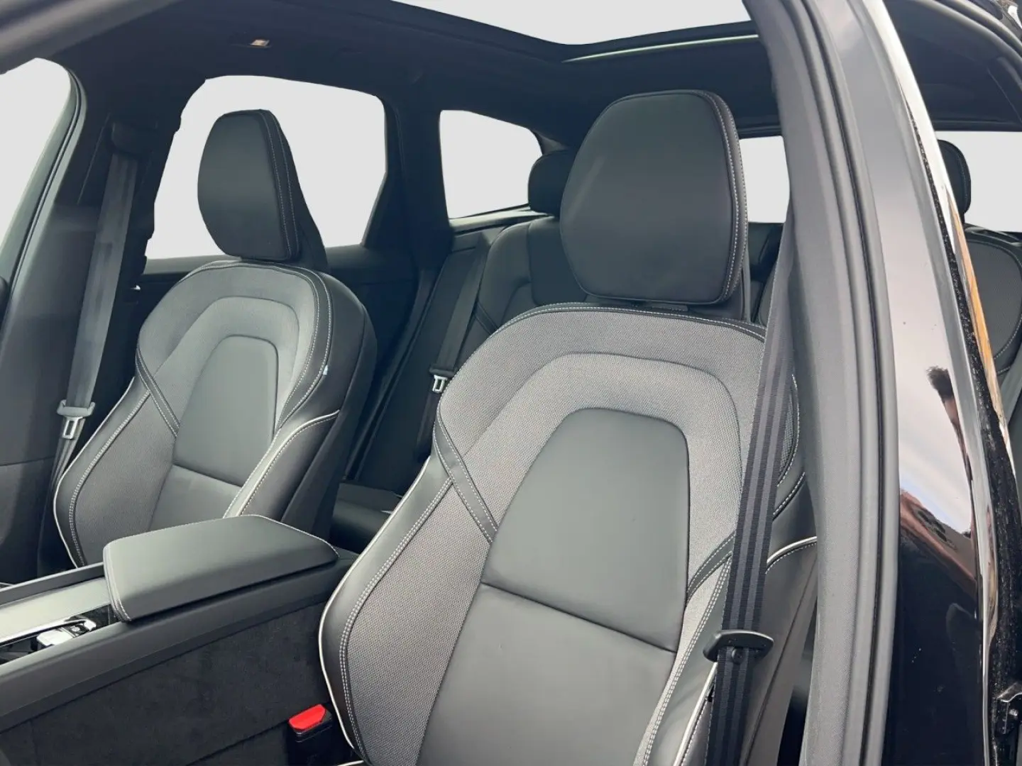 XC60 Plus T6 Plug-In Hybrid Klima