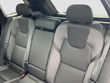 XC60 Plus T6 Plug-In Hybrid Klima
