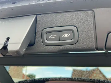 XC60 Plus T6 Plug-In Hybrid Klima