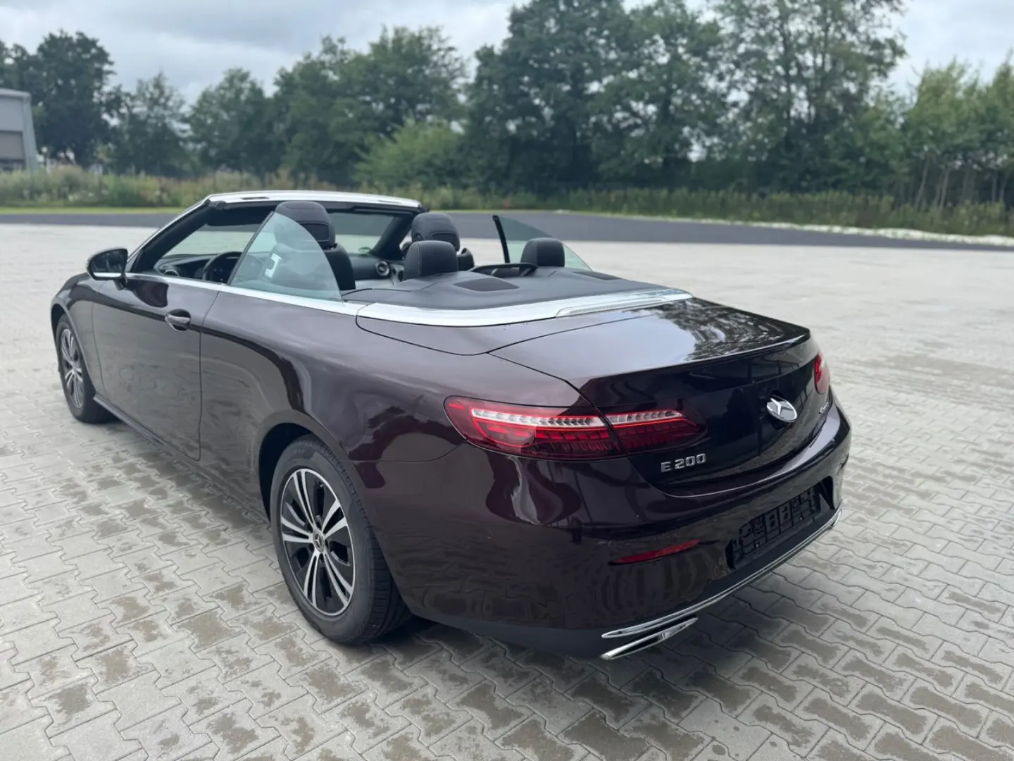 E 200 4M Cabrio -ACC-DAB-Ambiente-Airscarf-Kam