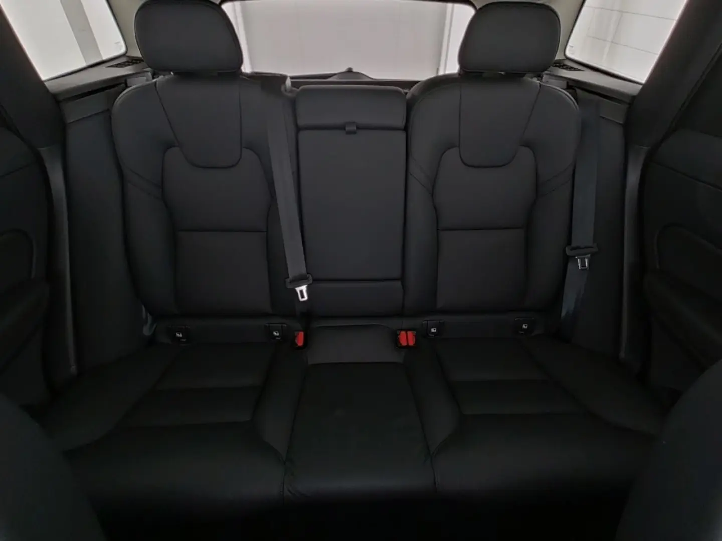 XC60 B5 AWD Plus Dark WINTERPAK AHK PANO MEMORY