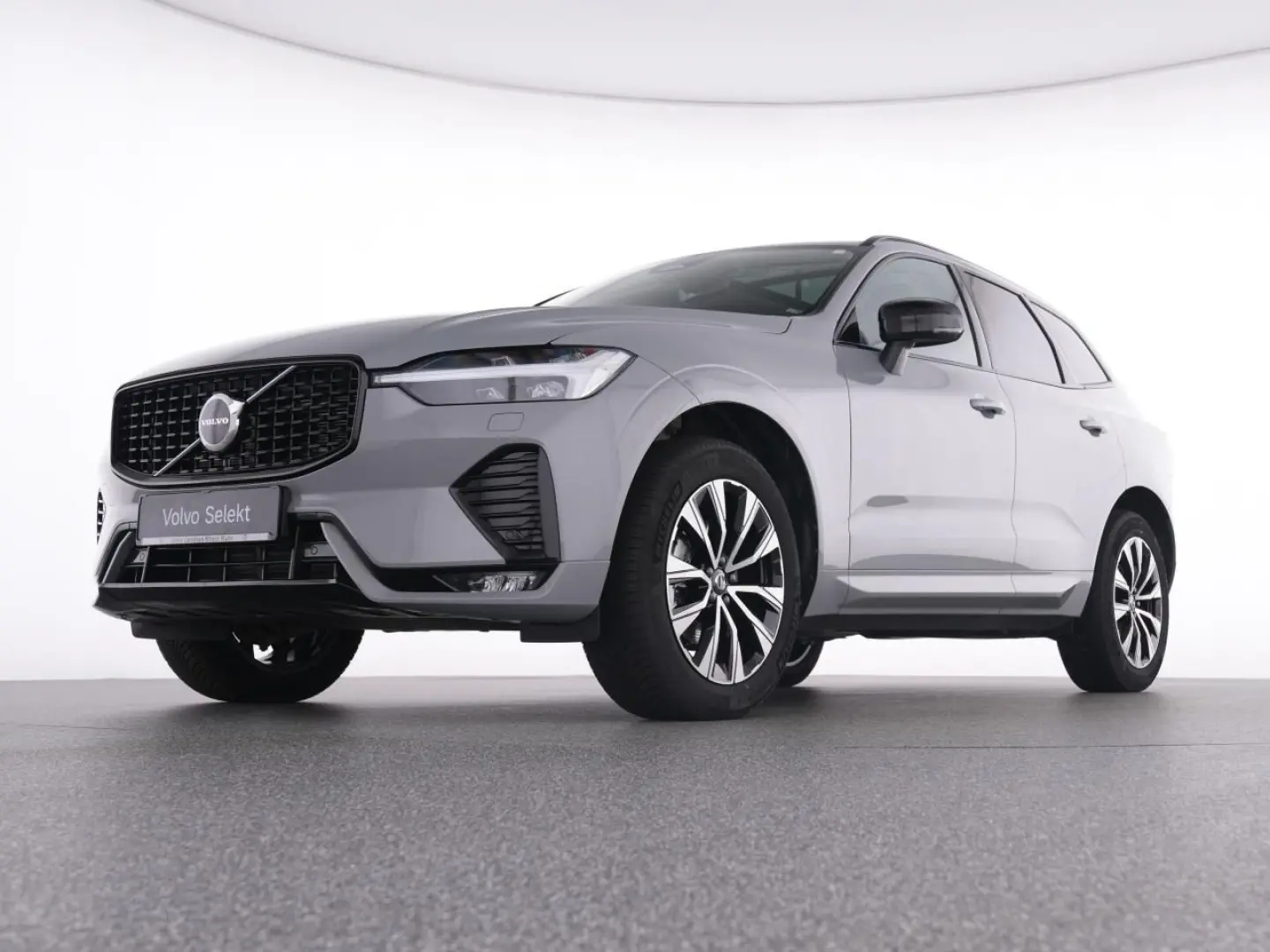 XC60 B5 AWD Plus Dark WINTERPAK AHK PANO MEMORY