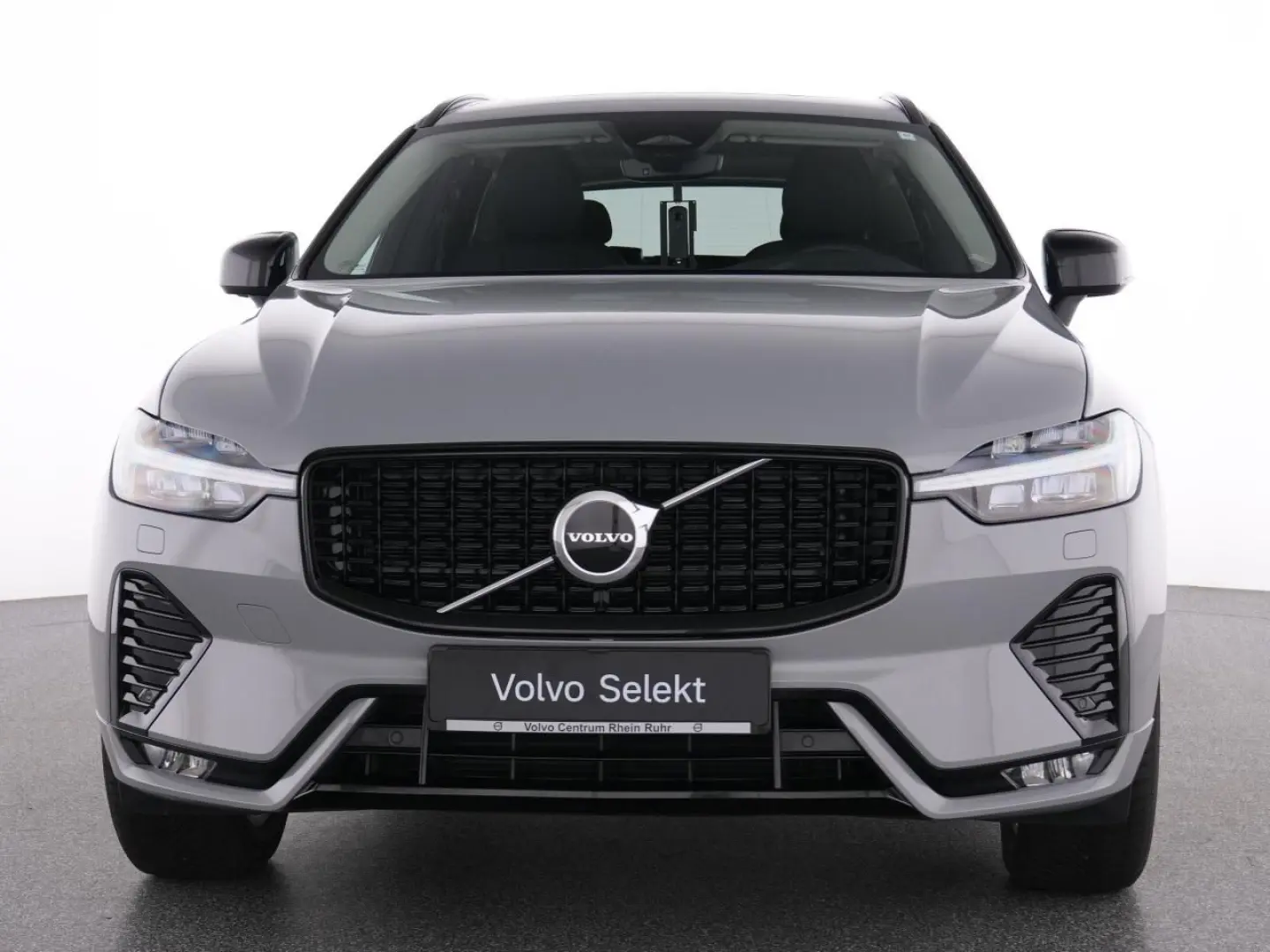 XC60 B5 AWD Plus Dark WINTERPAK AHK PANO MEMORY