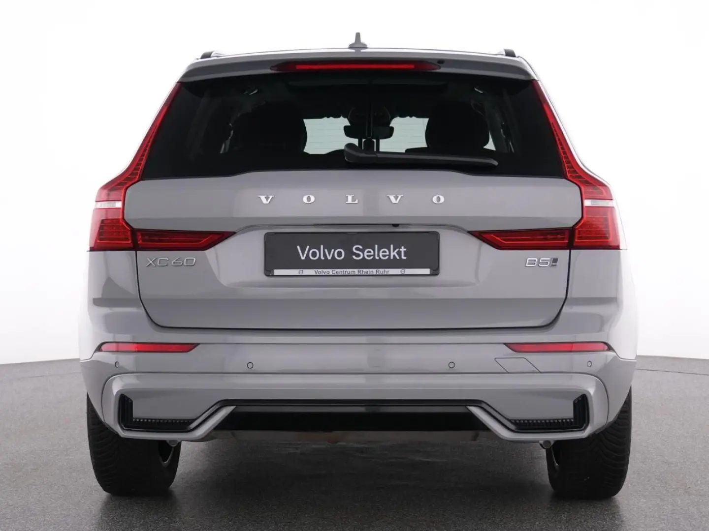 XC60 B5 AWD Plus Dark WINTERPAK AHK PANO MEMORY