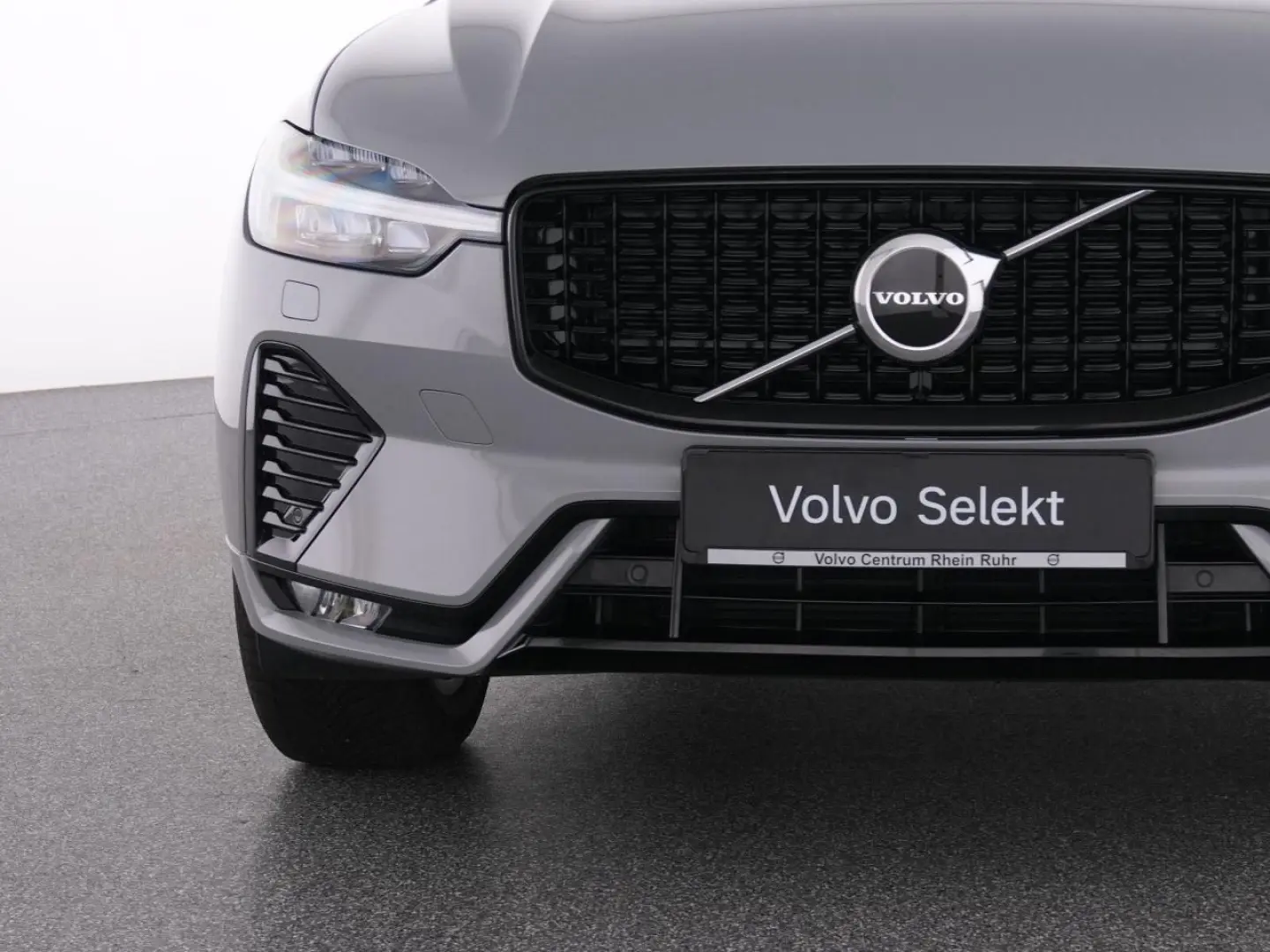 XC60 B5 AWD Plus Dark WINTERPAK AHK PANO MEMORY