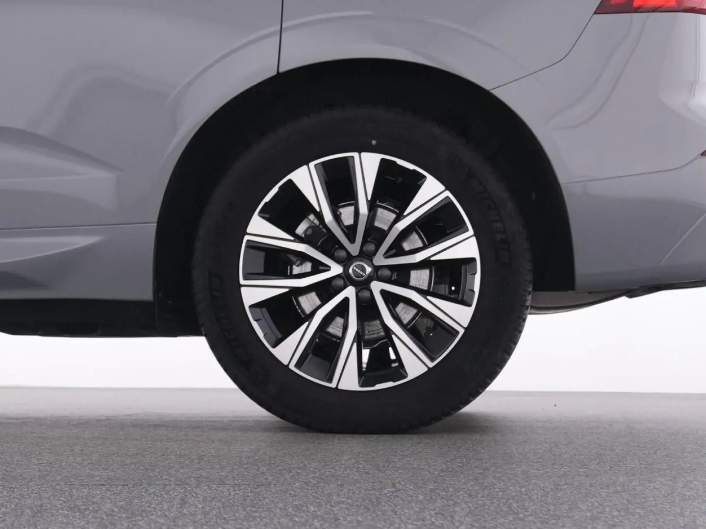 XC60 B5 AWD Plus Dark WINTERPAK AHK PANO MEMORY