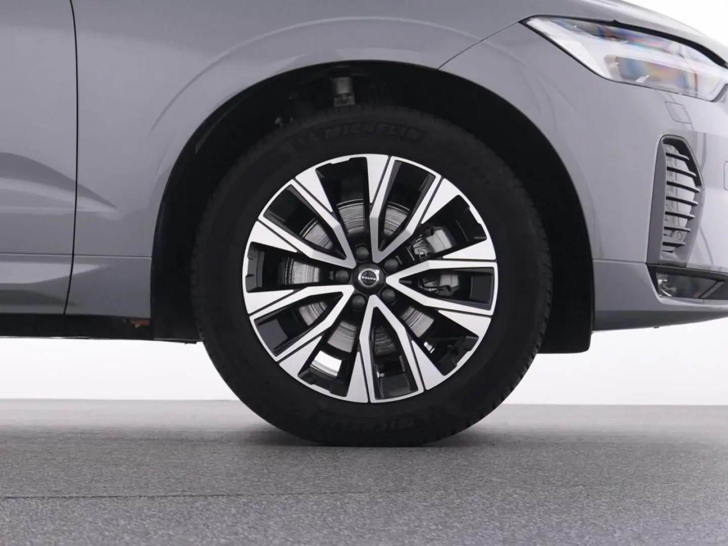 XC60 B5 AWD Plus Dark WINTERPAK AHK PANO MEMORY