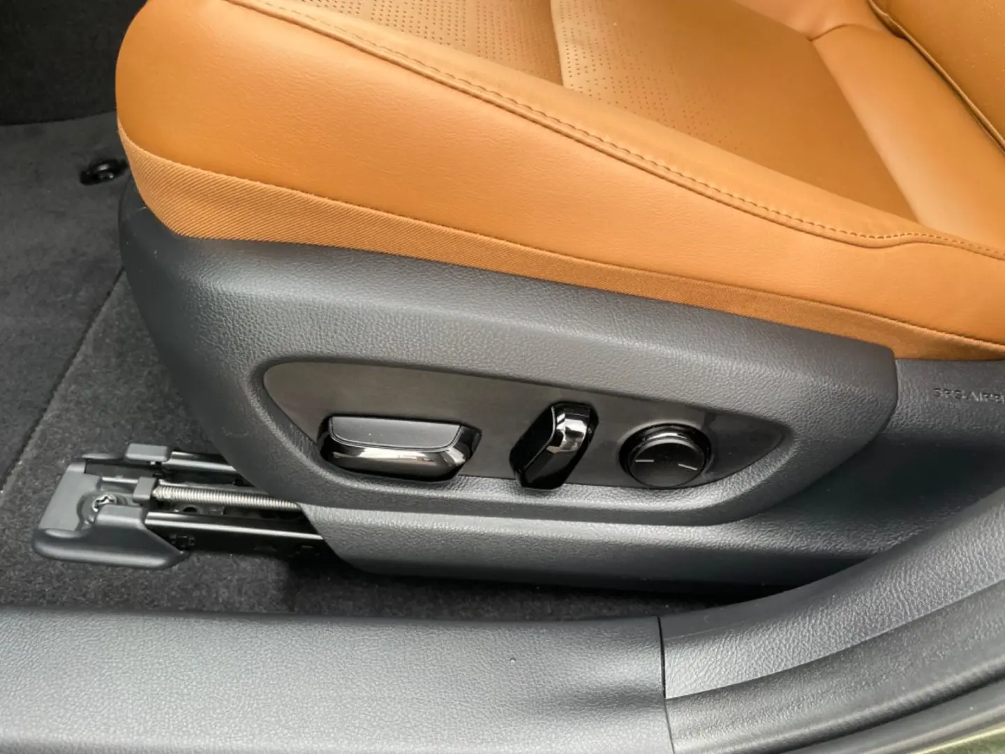 UX 300e **EXECUTIVE PAKET**