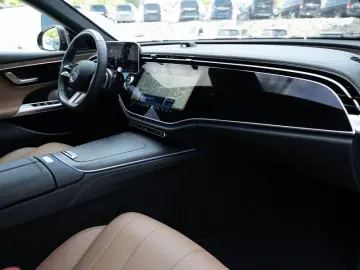 E 200 AMG-Sport/Pano/Burm/Sitzklima/Night/20'