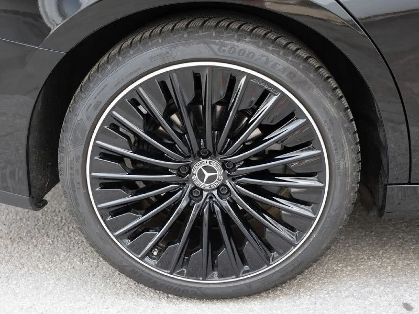 E 200 AMG-Sport/Pano/Burm/Sitzklima/Night/20'