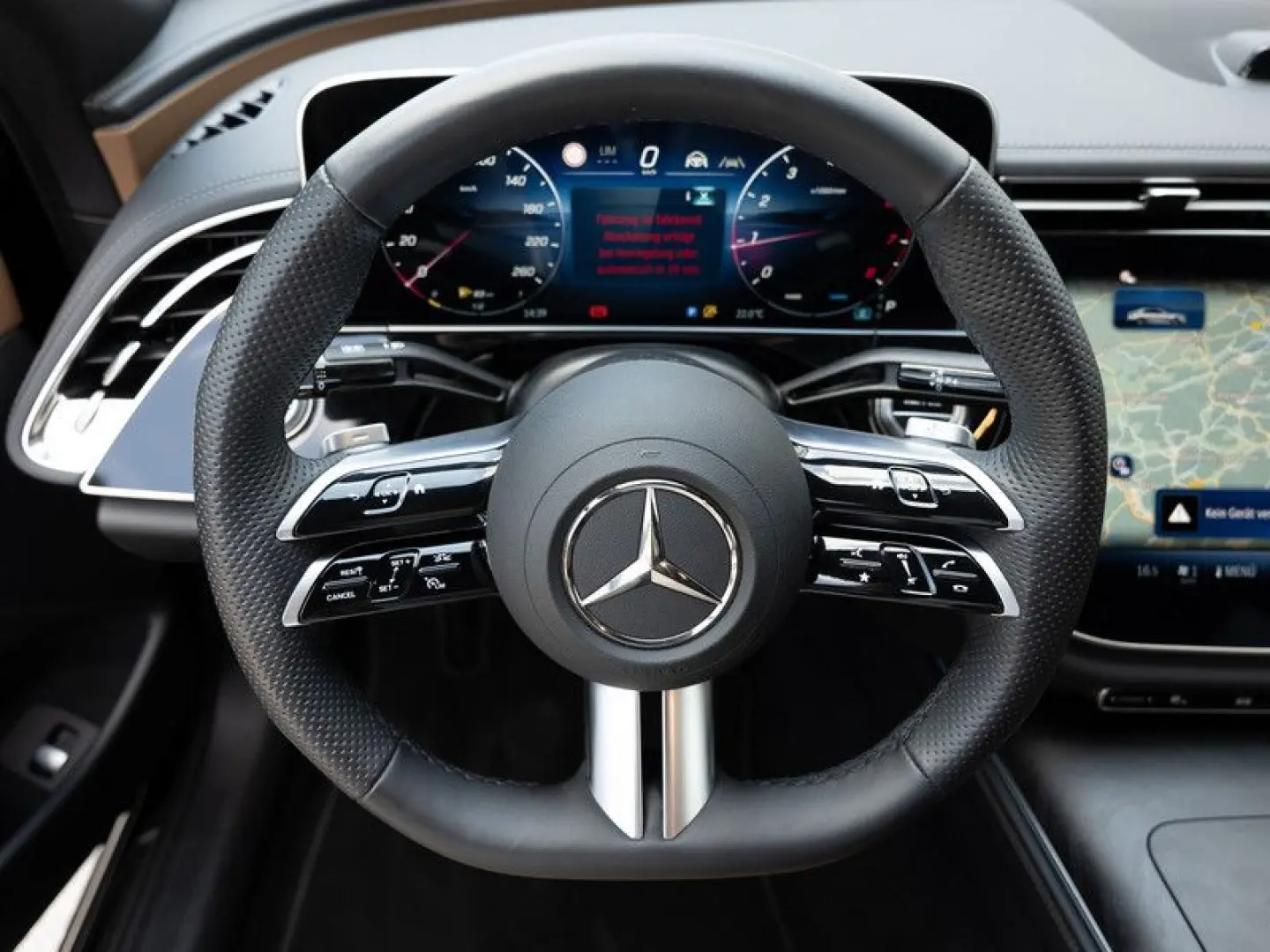 E 200 AMG-Sport/Pano/Burm/Sitzklima/Night/20'