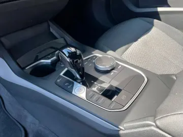 220dxDrive GranCoupé ACC HUD LED H&K HUD MLENKR.