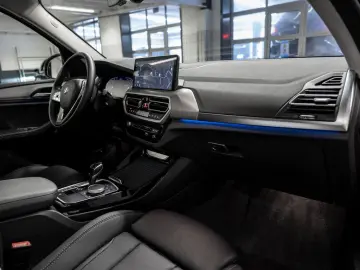 X3 xDrive 30e FACEL. PANO HUD 360  LED W-LAN SHZ