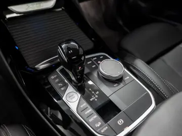 X3 xDrive 30e FACEL. PANO HUD 360  LED W-LAN SHZ