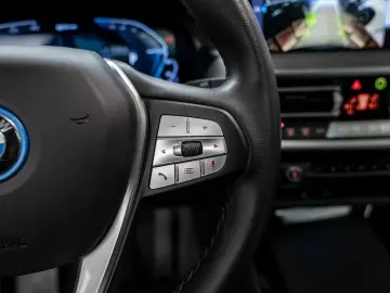 X3 xDrive 30e FACEL. PANO HUD 360  LED W-LAN SHZ