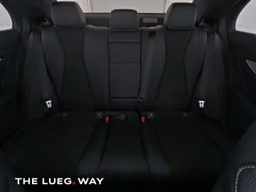 E 300 e 4M AMG+Pano+AHK+Sound+Dist+360+LED+Night