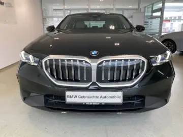 520 d xDrive StandHZG Sommer19'' ICONIC Sitzbelü