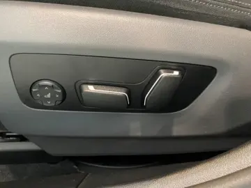 520 d xDrive StandHZG Sommer19'' ICONIC Sitzbelü