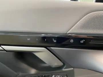 520 d xDrive StandHZG Sommer19'' ICONIC Sitzbelü