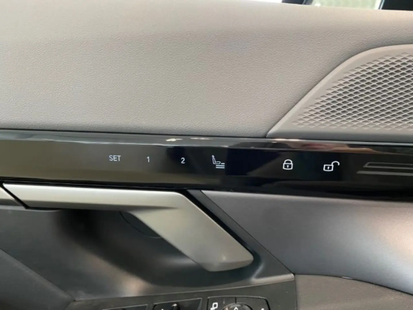520 d xDrive StandHZG Sommer19'' ICONIC Sitzbelü