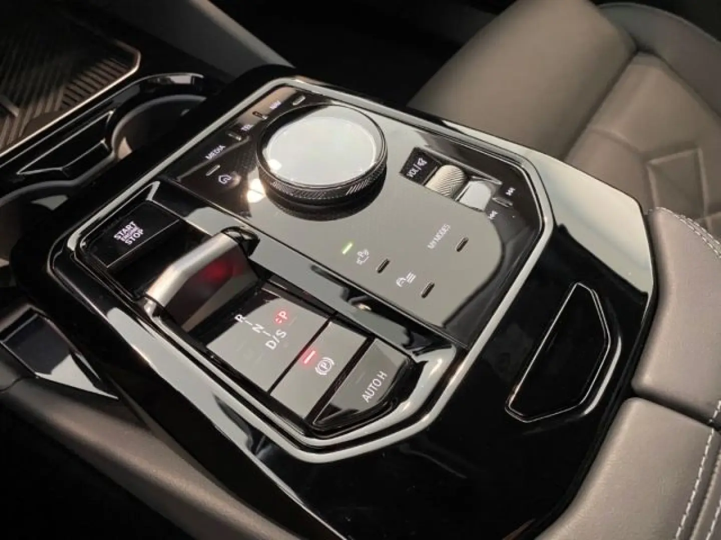 520 d xDrive StandHZG Sommer19'' ICONIC Sitzbelü
