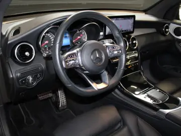 GLC 300 4M  AMG Line Ext. Night AHK Kam LED