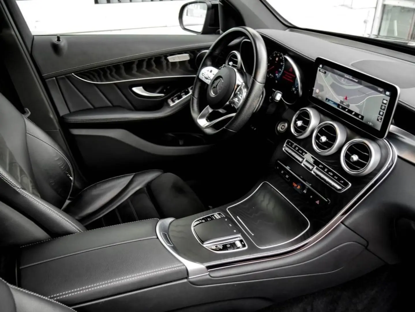 GLC 300 e 4MATIC Coupé  AMG MBUX Wide SHD Night